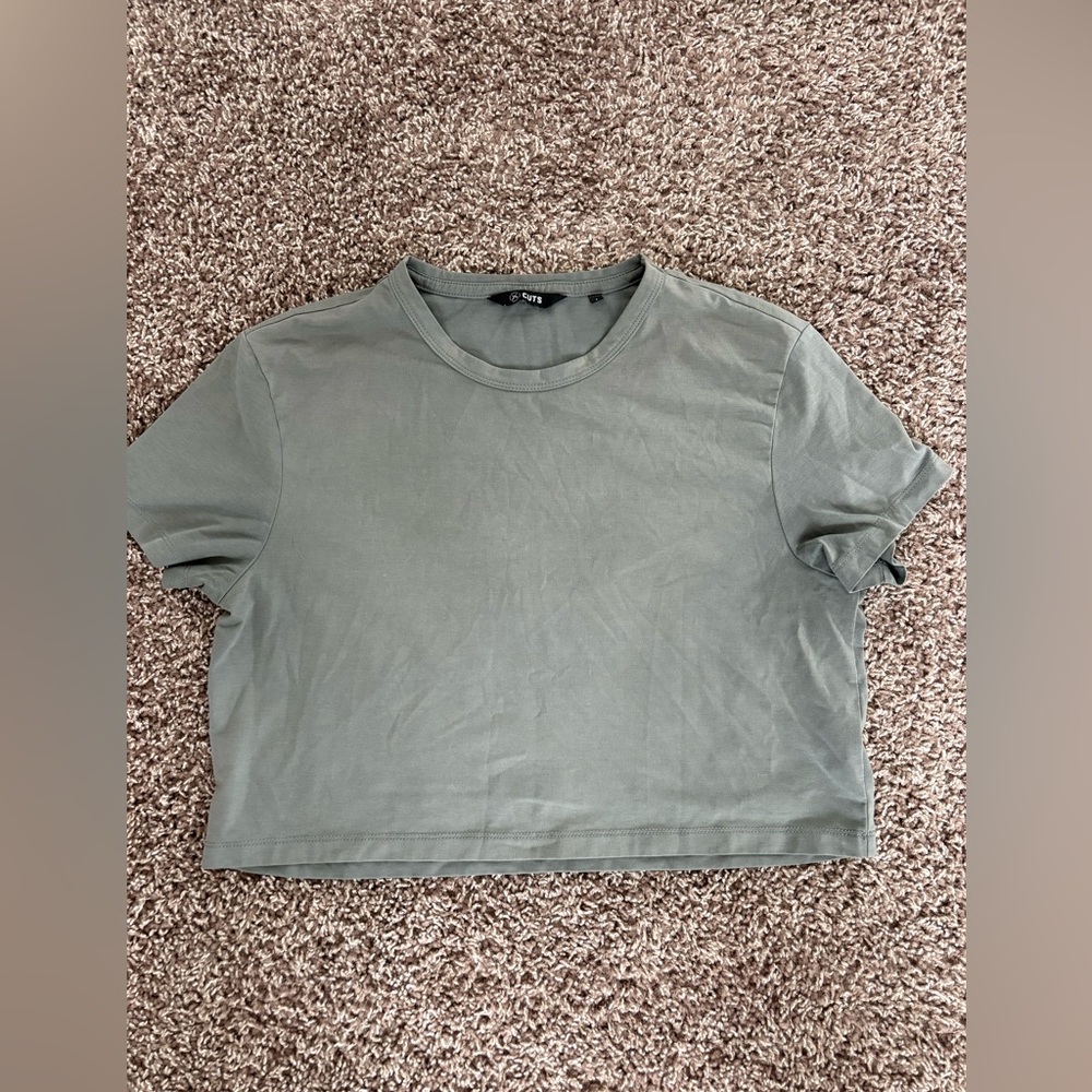 Cuts Almost Friday Cropped Tee Sage Size Small